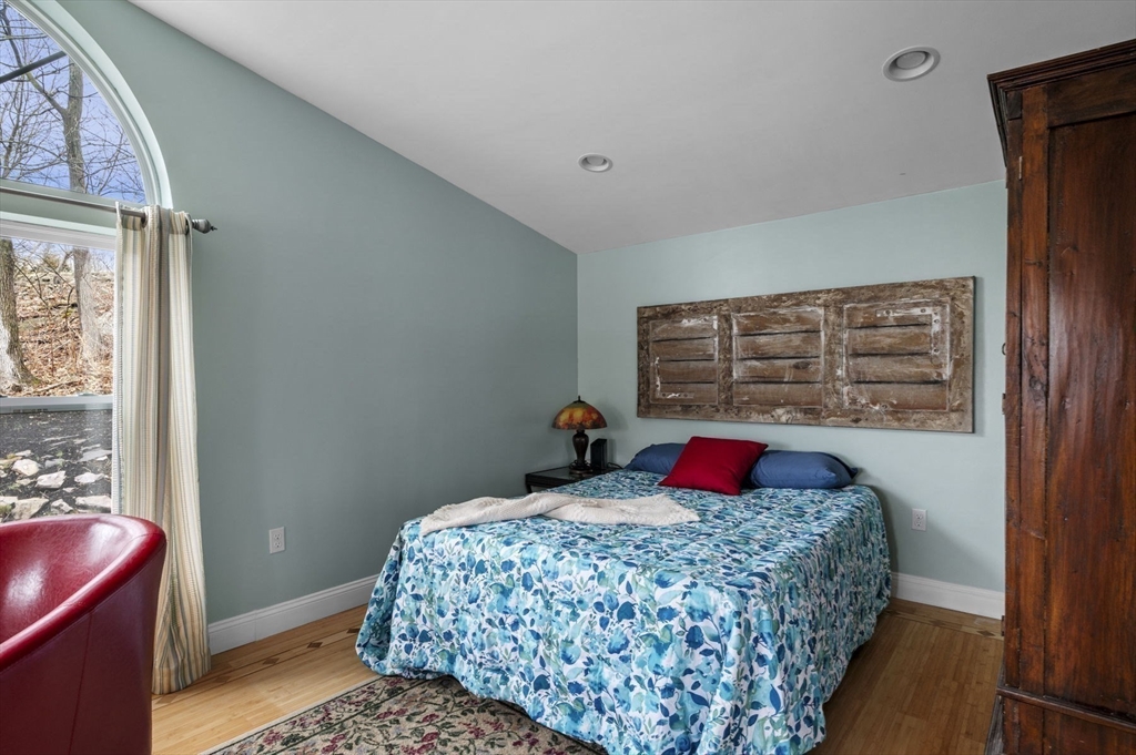 353 Main Street Saugus, MA 01906 - Photo 22 of 42 Gallery Image 22