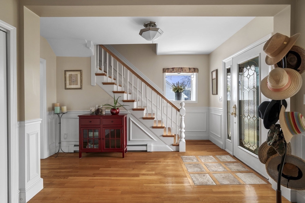 353 Main Street Saugus, MA 01906 - Photo 4 of 42 Gallery Image 4