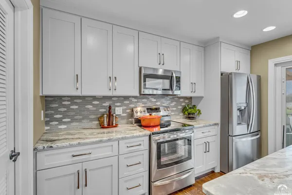 $434,900 | 2009 Crossgate Drive, Lawrence, KS 66047