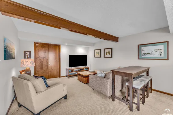 $434,900 | 2009 Crossgate Drive, Lawrence, KS 66047