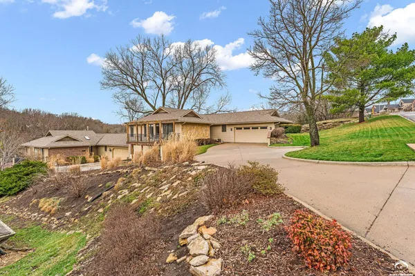 $434,900 | 2009 Crossgate Drive, Lawrence, KS 66047