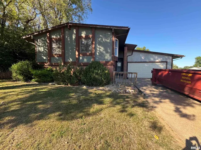 $160,000 | 2340 Lafayette Terrace, Clinton, IA 52732