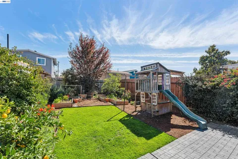 $500,000 | 1262 94th Avenue, Oakland, CA 94603
