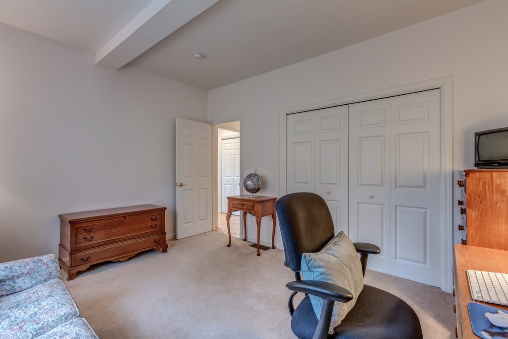 62 Ridge Road Nashua, NH 03062 - Photo 22 of 31