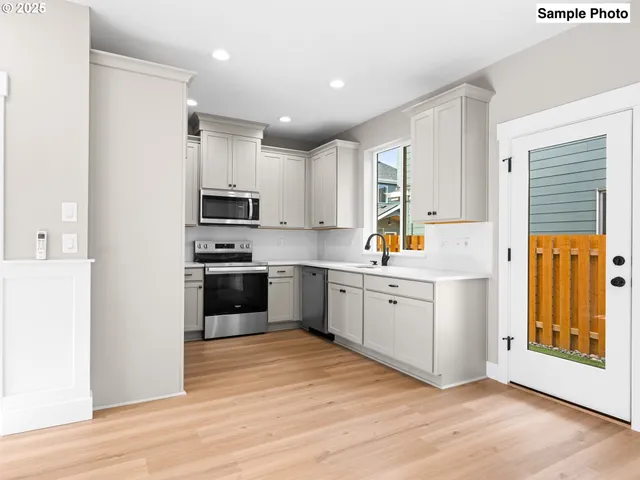 $419,900 | 7675 North Kellogg Street, Portland, OR 97203