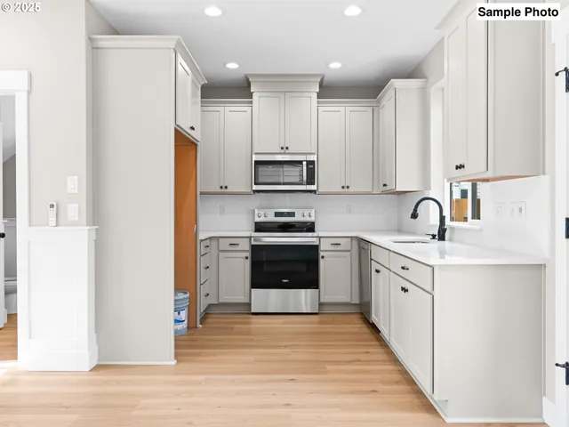 $419,900 | 7675 North Kellogg Street, Portland, OR 97203