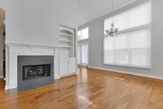 $400,000 | 3701 King Charles Lane, St. Charles, IL 60174