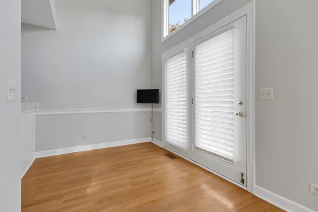 $400,000 | 3701 King Charles Lane, St. Charles, IL 60174