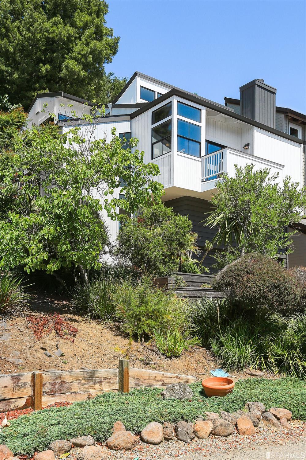 7107 Westmoorland Drive Berkeley, CA 94705 - Photo 3 of 36