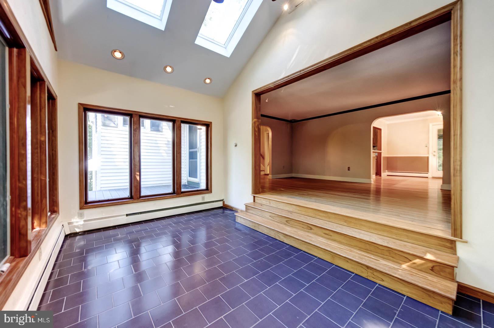 5 Walnut Lane Berwyn, PA 19312 - Photo 7 of 30 a view of an entryway