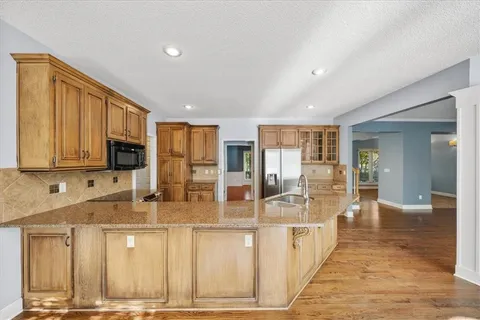 $535,000 | 6019 West 124th Street, Leawood, KS 66209