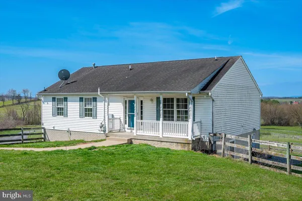 $2,300 | 8960 Albaugh Road, Unit UPPER, Union Bridge, MD 21791