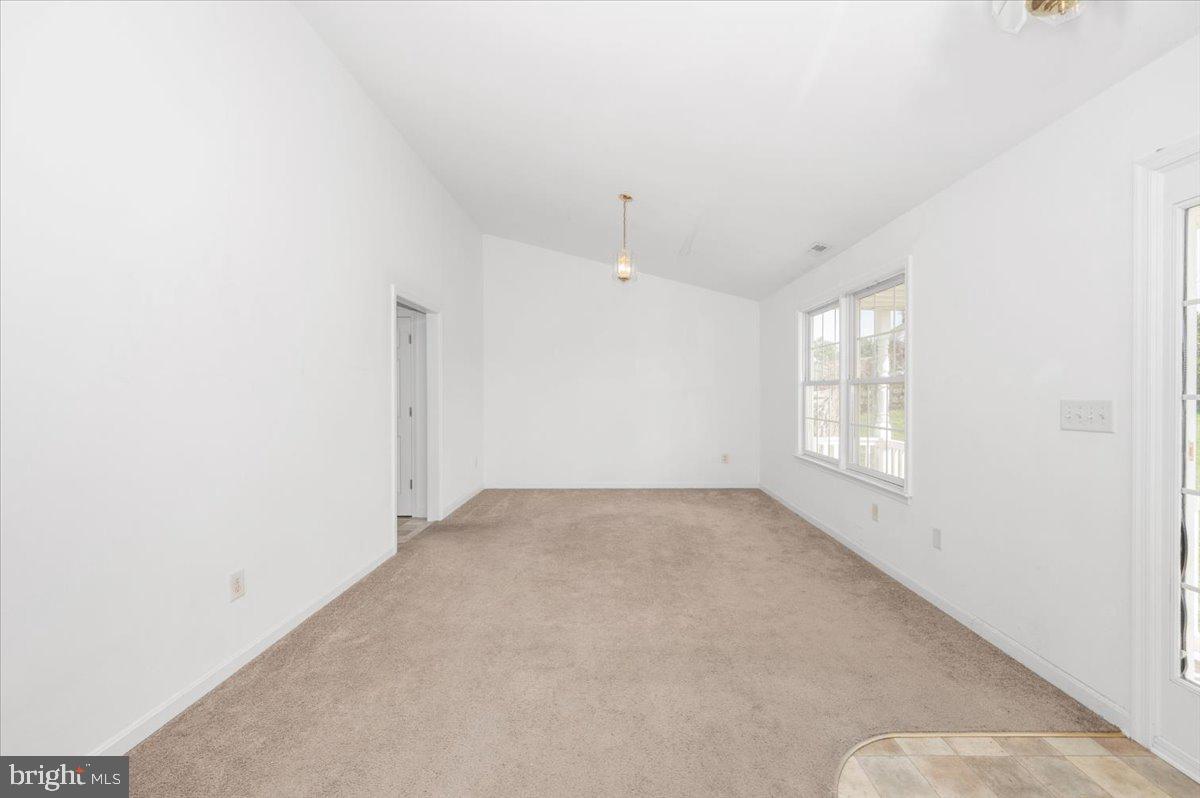 8960 Albaugh Road, Unit UPPER Union Bridge, MD 21791 - Photo 4 of 36