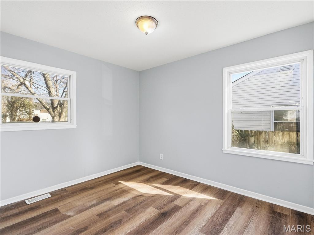 401 Cameron Road St. Louis, MO 63137 - Photo 10 of 14