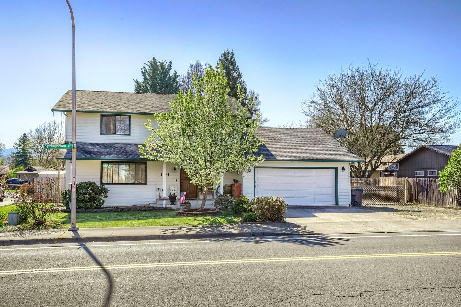 3196 Springbrook Road Medford, OR 97504 - Photo 2 of 44 01_SR_1_mls