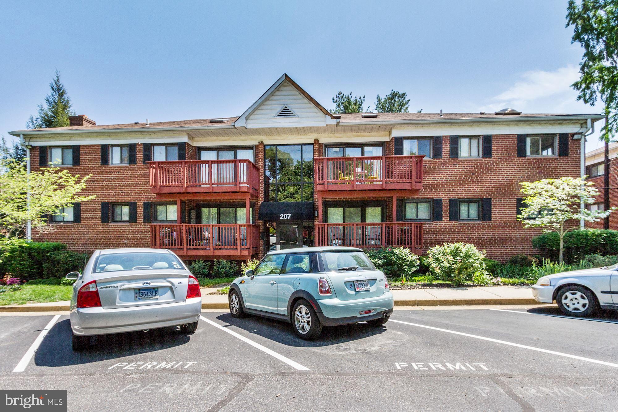 207 Skyhill Road, Unit 10 Alexandria, VA 22314 - Photo 2 of 25 Exterior (Front)