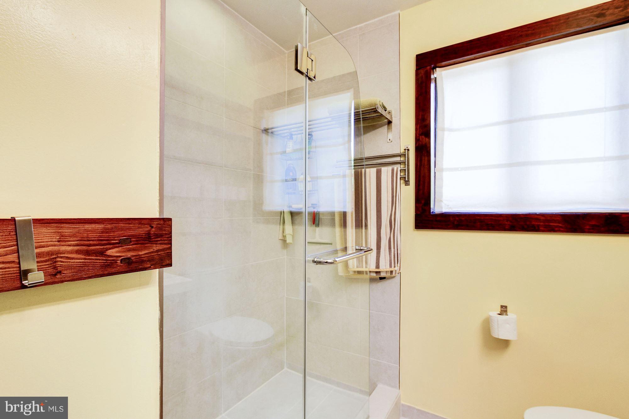 207 Skyhill Road, Unit 10 Alexandria, VA 22314 - Photo 20 of 25 Bath