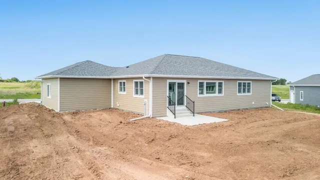 $429,900 | 2825 Stonebrook Drive, Sheboygan, WI 53081