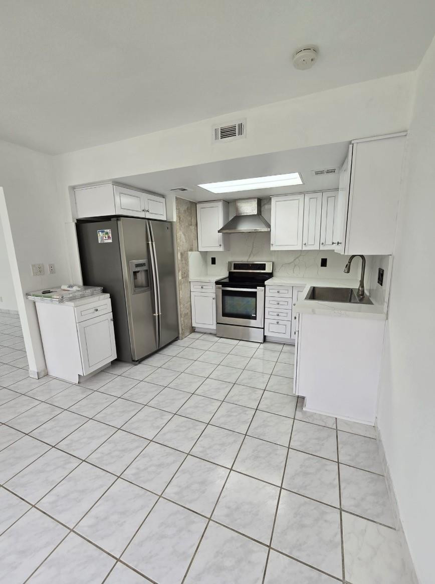 31 Southwest 10th Street Dania Beach, FL 33004 - Photo 1 of 10 Photo 1