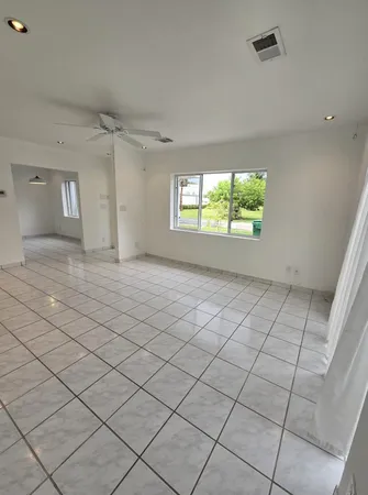 $2,975 | 31 Southwest 10th Street, Dania Beach, FL 33004