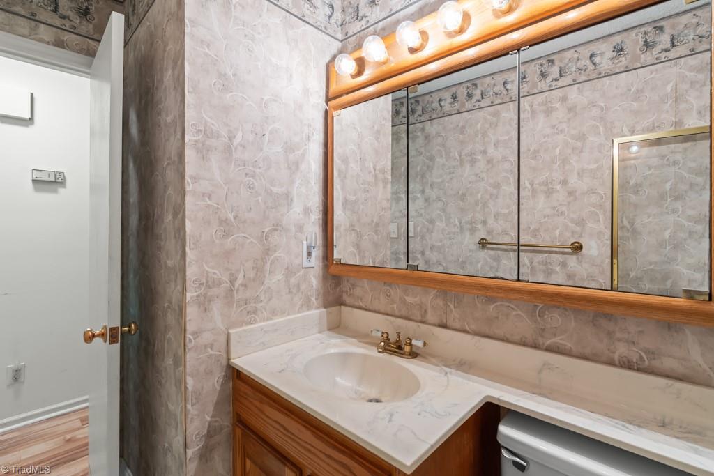 7001 Aplington Road Oak Ridge, NC 27310 - Photo 24 of 34