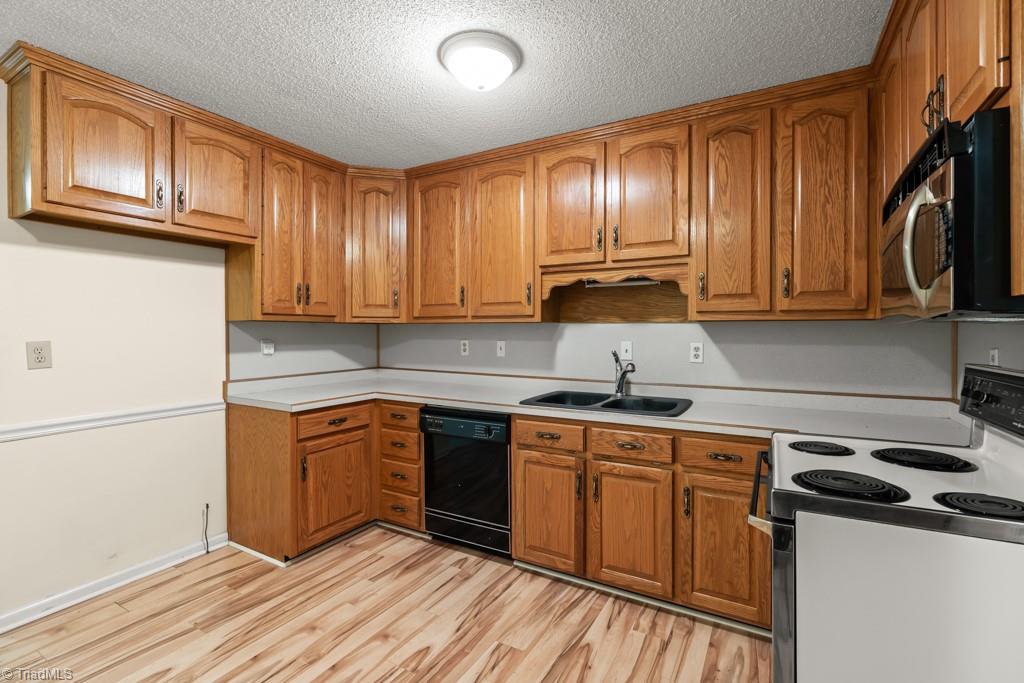 7001 Aplington Road Oak Ridge, NC 27310 - Photo 8 of 34