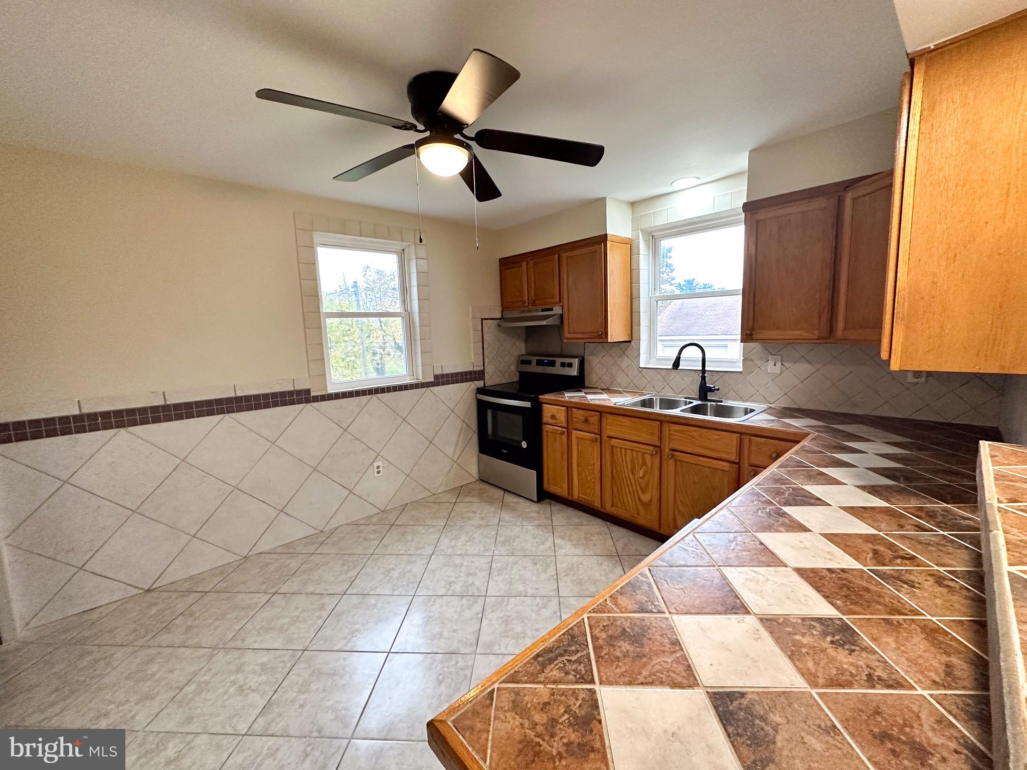 409 Rutherford Road Harrisburg, PA 17109 - Photo 12 of 47 Kitchen 1