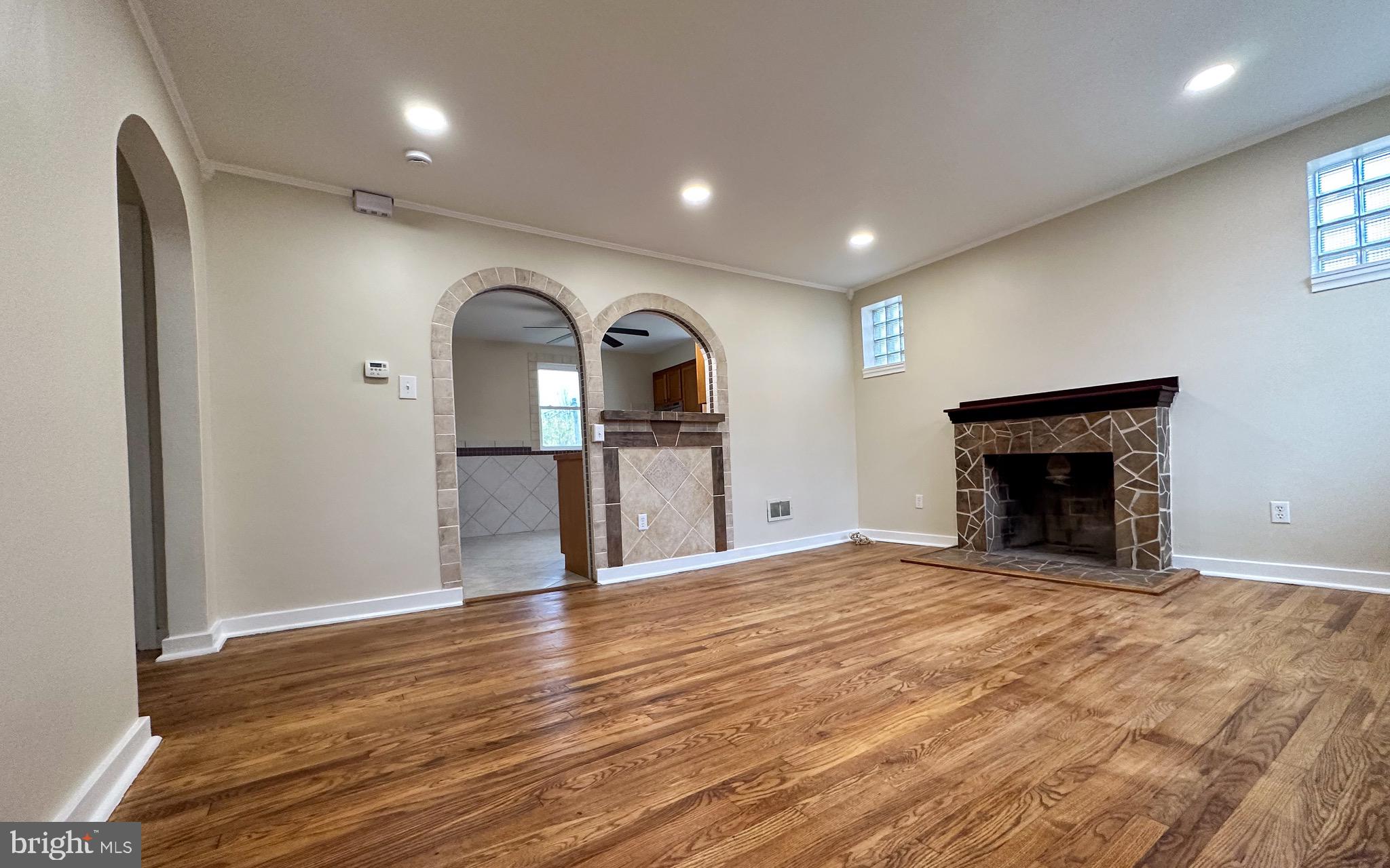 409 Rutherford Road Harrisburg, PA 17109 - Photo 8 of 47 Living Room / Entry