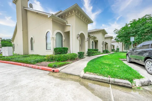 $131,000 | 12830 Willow Centre Drive, Unit E, Houston, TX 77066