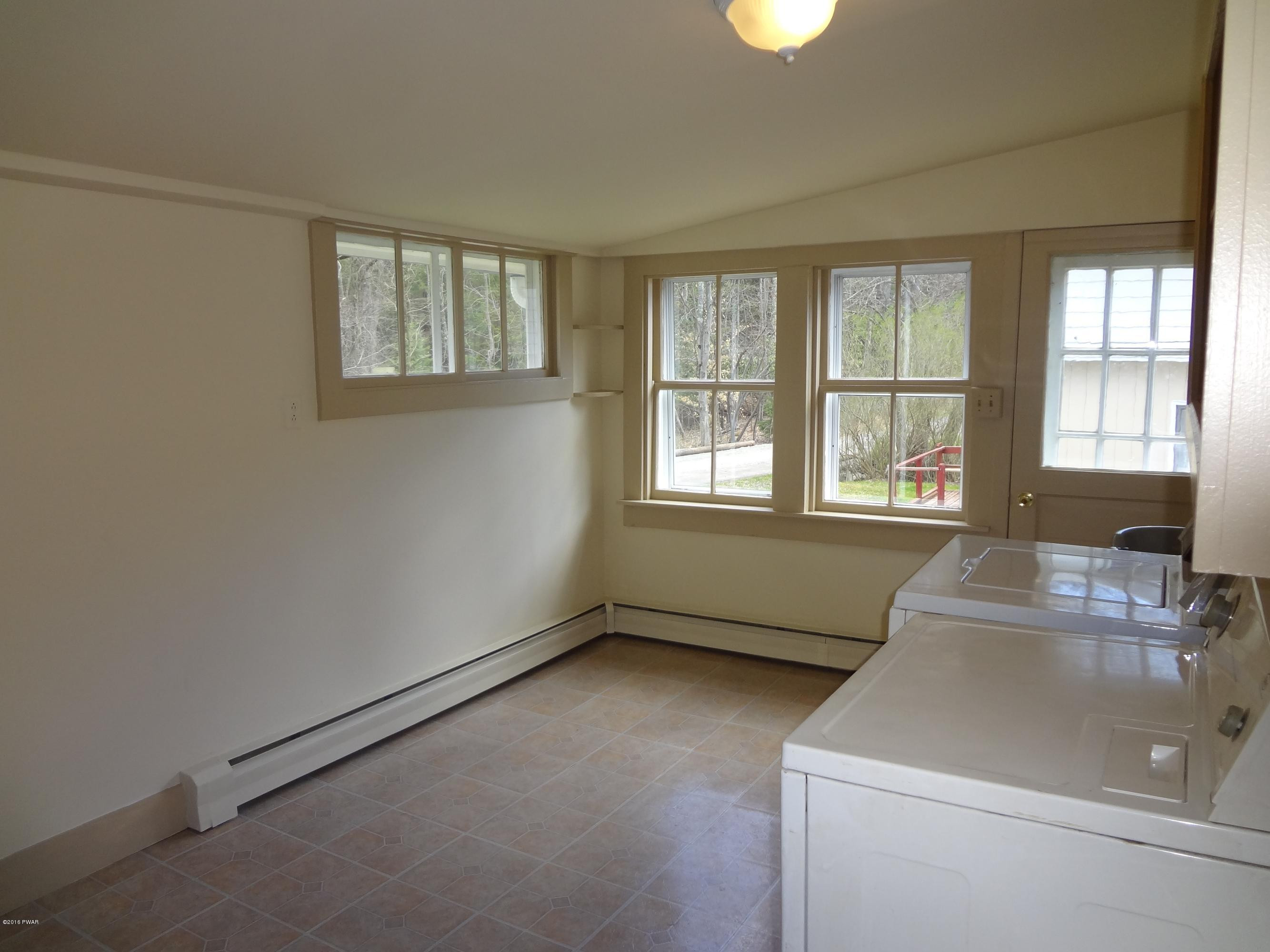 154 Hemlock Grove Road Greentown, PA 18426 - Photo 25 of 49