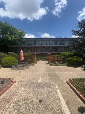 $900 | 8401 North New Braunfels Avenue, Unit 245, San Antonio, TX 78209