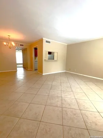 $900 | 8401 North New Braunfels Avenue, Unit 245, San Antonio, TX 78209