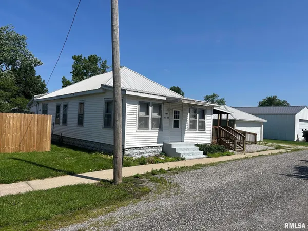 $89,900 | 108 Ash Street, Raymond, IL 62560