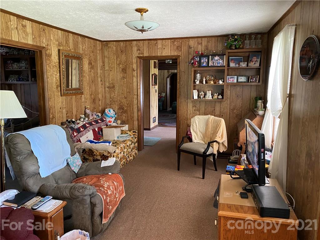 1079 Amherst Road Morganton, NC 28655 - Photo 3 of 40 Gallery Image 3