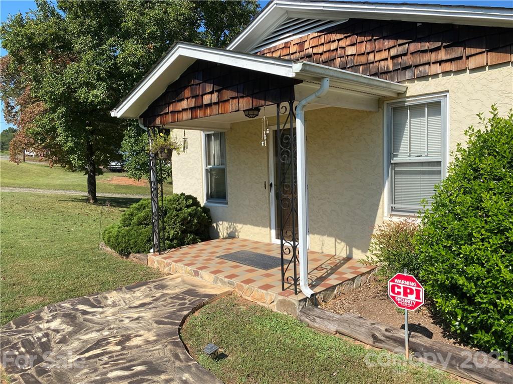 1079 Amherst Road Morganton, NC 28655 - Photo 9 of 40 Gallery Image 9