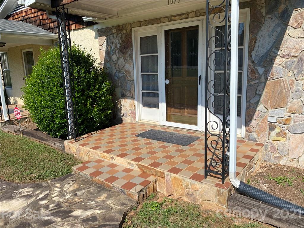 1079 Amherst Road Morganton, NC 28655 - Photo 10 of 40 Gallery Image 10