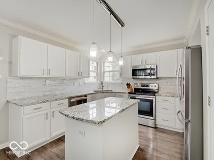 $395,000 | 6215 Valleyview Drive, Fishers, IN 46038