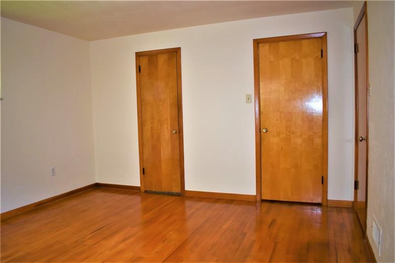 164 Reed Drive Pittsburgh, PA 15205 - Photo 13 of 24 Gallery Image 13