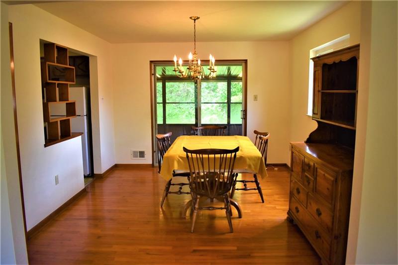 164 Reed Drive Pittsburgh, PA 15205 - Photo 7 of 24 Gallery Image 7