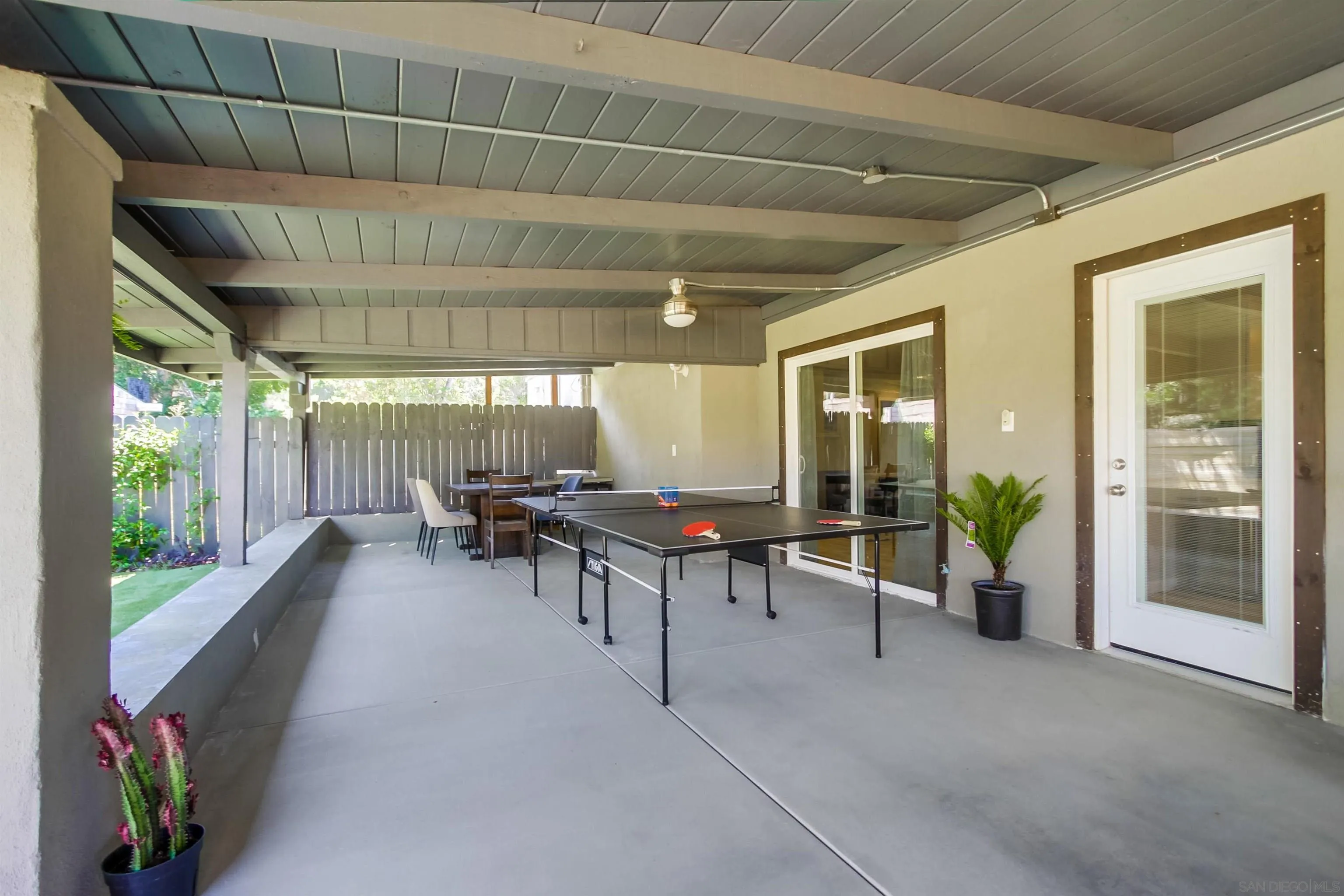 426 Phillips Way Vista, CA 92083 - Photo 3 of 74