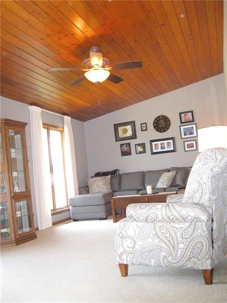 125 Mellingertown Road Mount Pleasant, PA 15666 - Photo 5 of 25 UPPER MAIN FLOOR LIVING ROOM WITH VAULTED CEILINGS