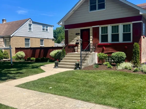 $649,900 | 3147 Sunnyside Avenue, Brookfield, IL 60513