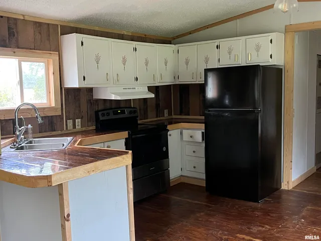 $32,500 | 401 North Monroe Street, Kinmundy, IL 62854