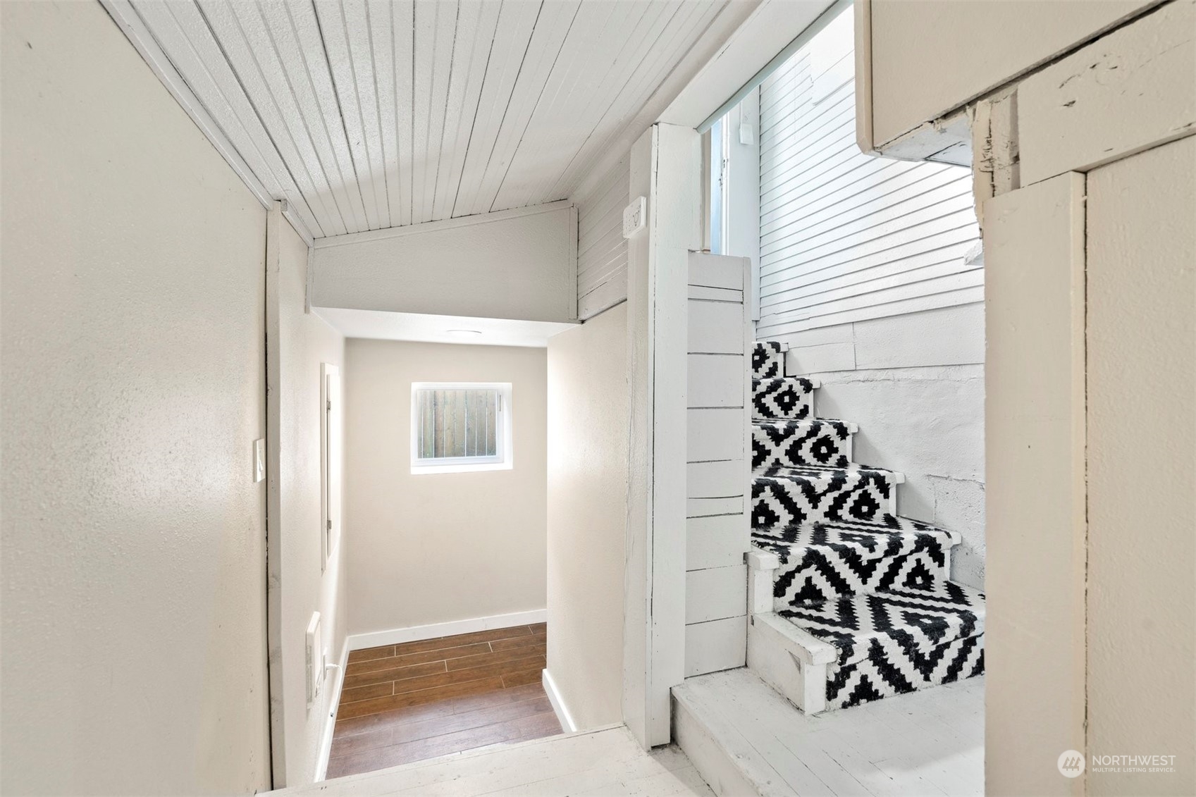 820 North 60th Street Seattle, WA 98103 - Photo 14 of 30 a view of entryway with a white wall