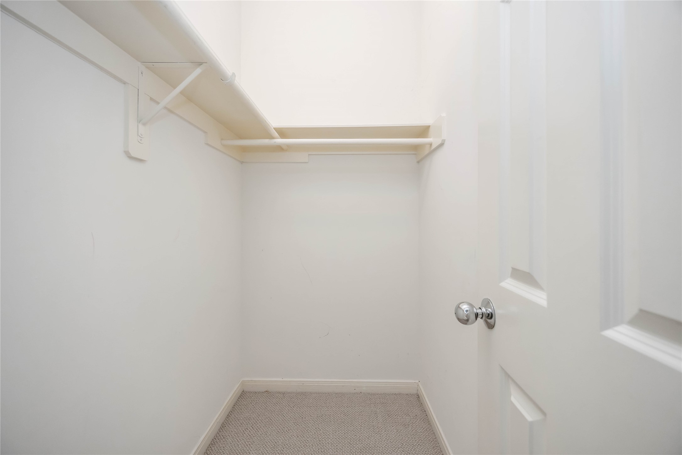 2909 West Dallas Street Houston, TX 77019 - Photo 6 of 39 a view of small space