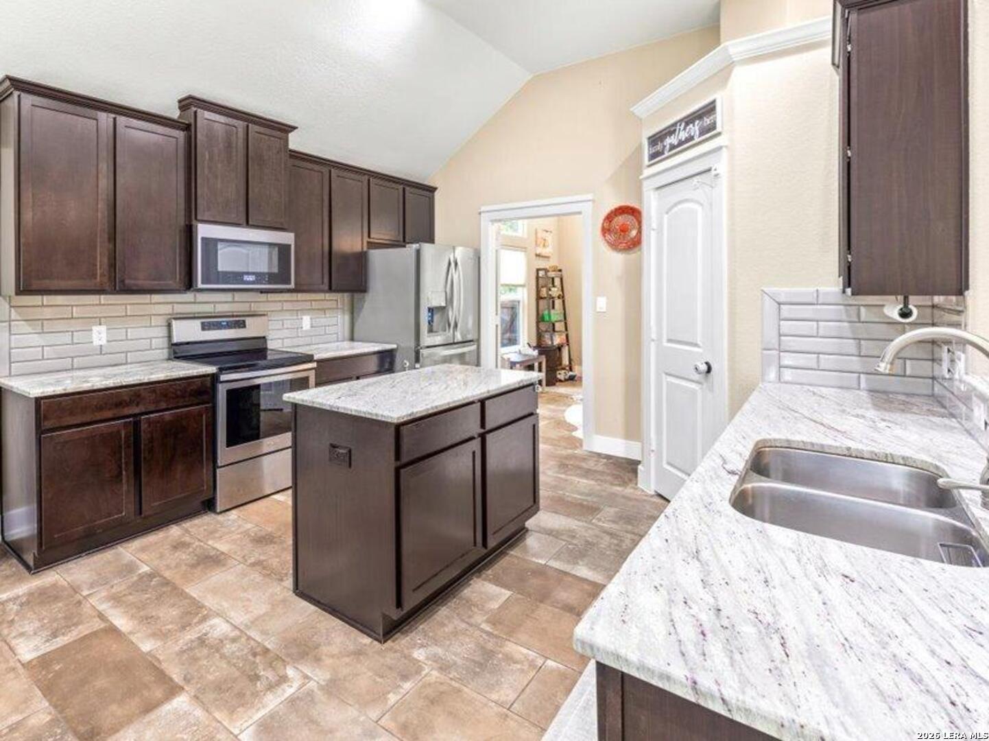 3 Memory Lane Wimberley, TX 78676 - Photo 4 of 42