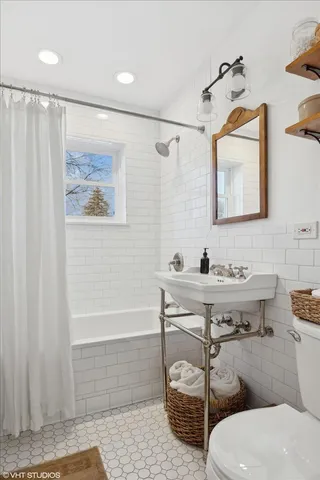 $475,000 | 204 North Emerson Street, Mount Prospect, IL 60056