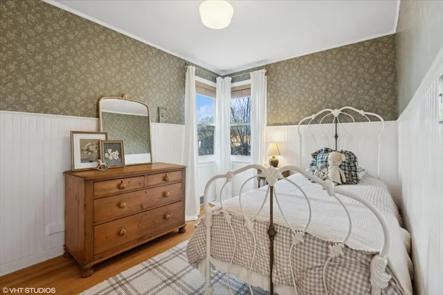 $475,000 | 204 North Emerson Street, Mount Prospect, IL 60056