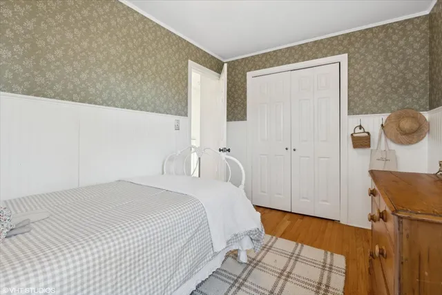 $475,000 | 204 North Emerson Street, Mount Prospect, IL 60056