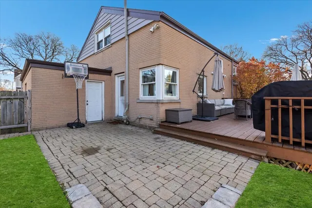 $475,000 | 204 North Emerson Street, Mount Prospect, IL 60056